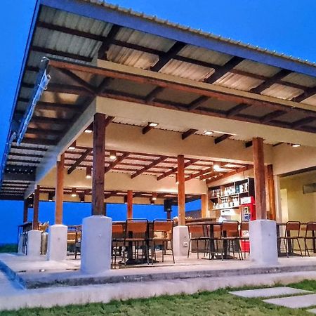 The Grey Inn Sarog エクステリア 写真
